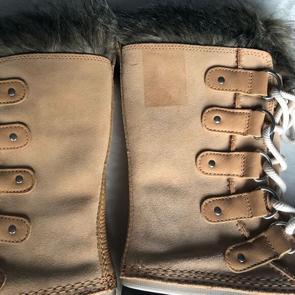 New SOREL Joan of Arctic Faux Fur Waterproof Snow Boot (Women), women size 6 - Picture 16 of 16